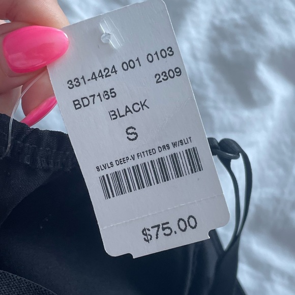 M Boutique Brand New Plunge Dress!! size Small - NWT!!!! - Picture 5 of 5